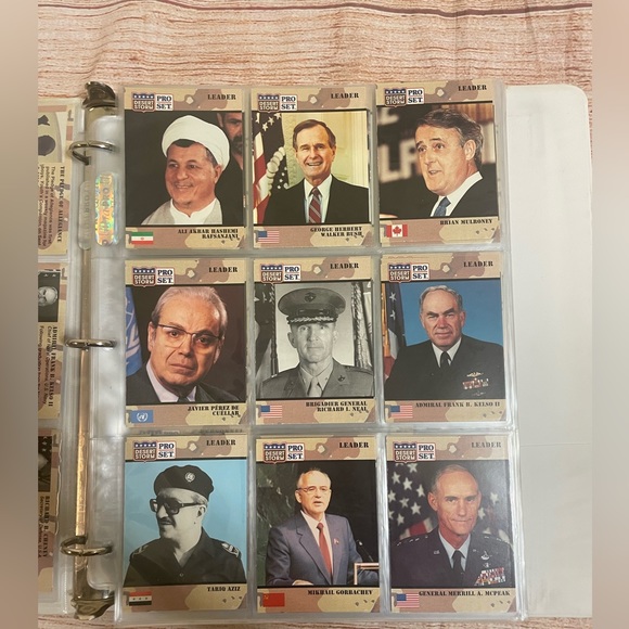 1991 Desert Storm Pro Set 253 Trading Cards In Card Binder - Picture 4 of 10